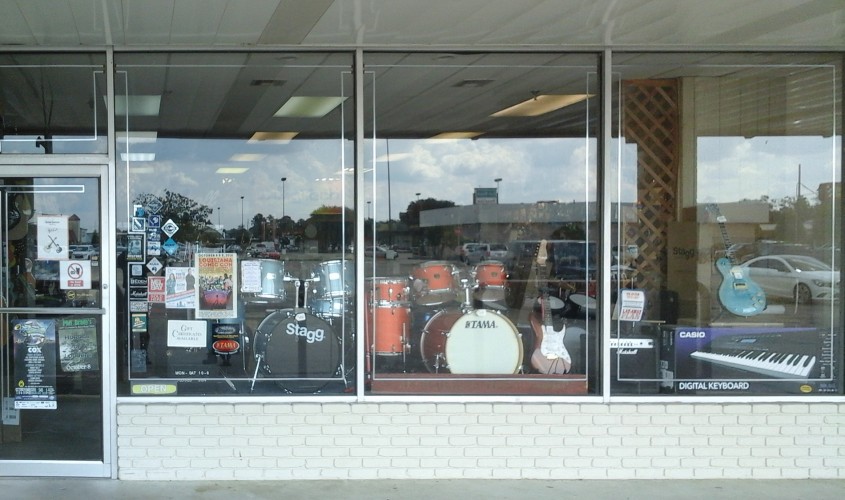 Stan Herbert's Music Shoppe and Michael Kelly guitar dealer in Hammond, LA