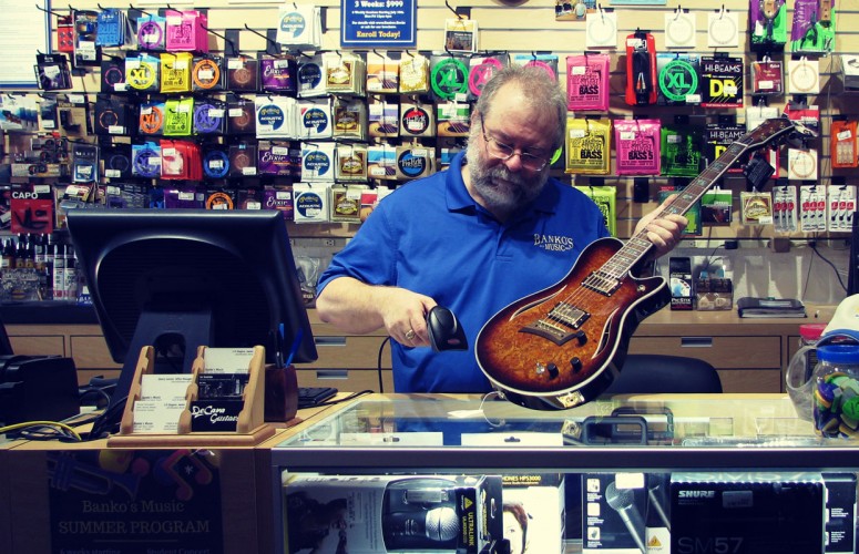 Michael Kelly Acoustic-Electric Hybrid at Banko's Music in CT