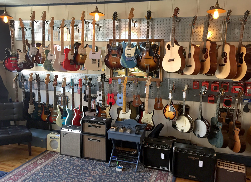 Electric guitars, acoustic guitars, acoustic amps, amplifiers, guitar accessories, and pedals at Collar City Guitars