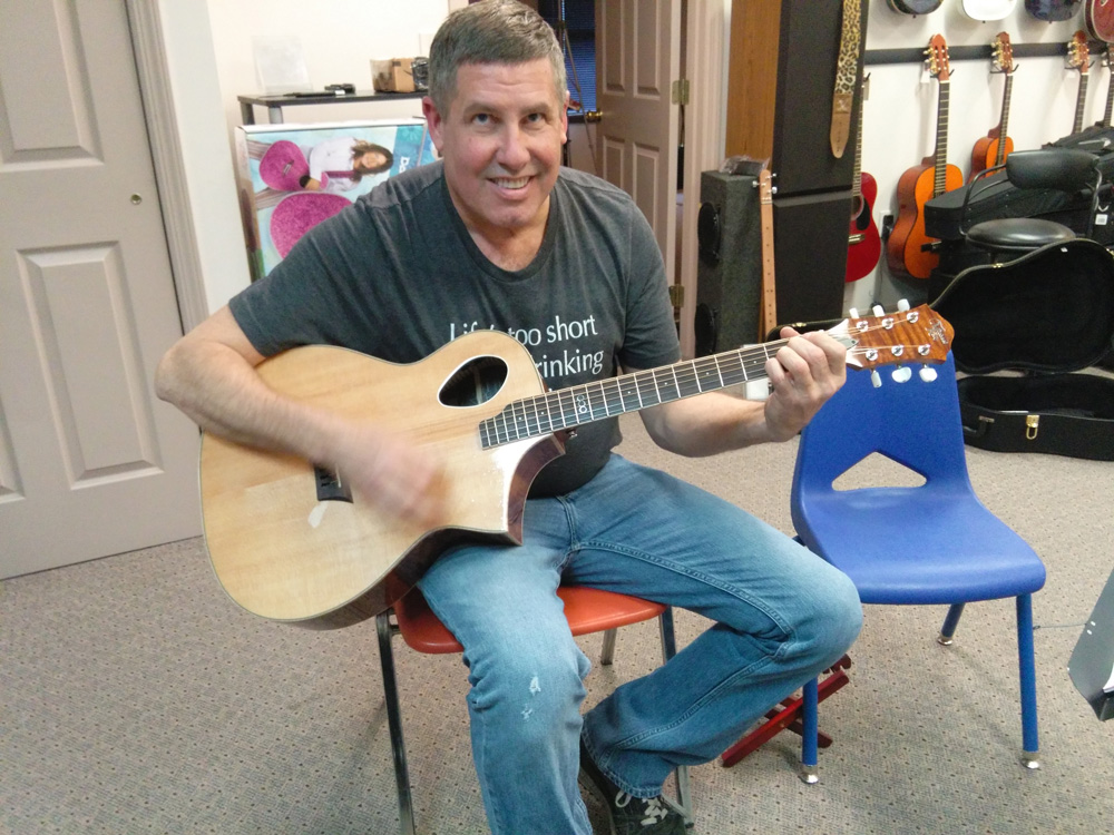 Acoustic guitar lessons at Robert Putt Studios