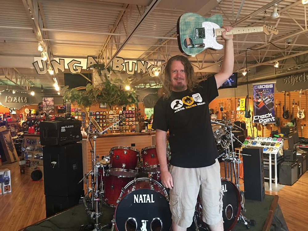 Unga Bunga music store with Michael Kelly 1950s electric guitar, guitar accessories, amplifiers, and other music instruments Unga Bunga music store with Michael Kelly 1950s electric guitar, guitar accessories, amplifiers, and other music instruments