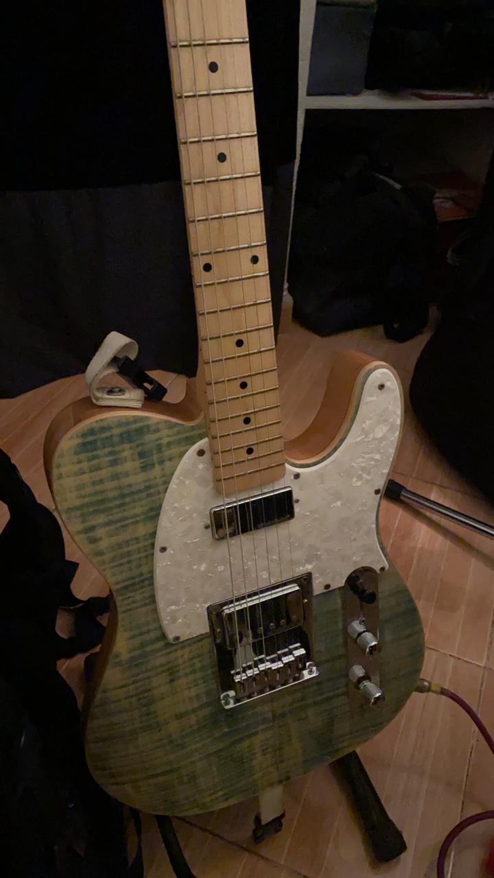 open photo of guitar in a popup