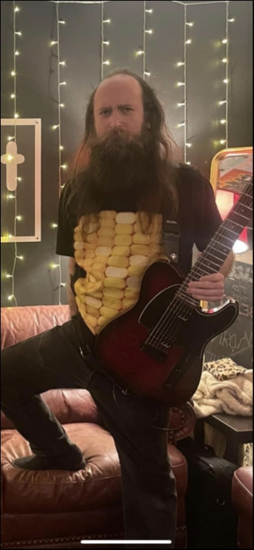 open photo of Love this 7 string. I play it EVERYWHERE in a popup