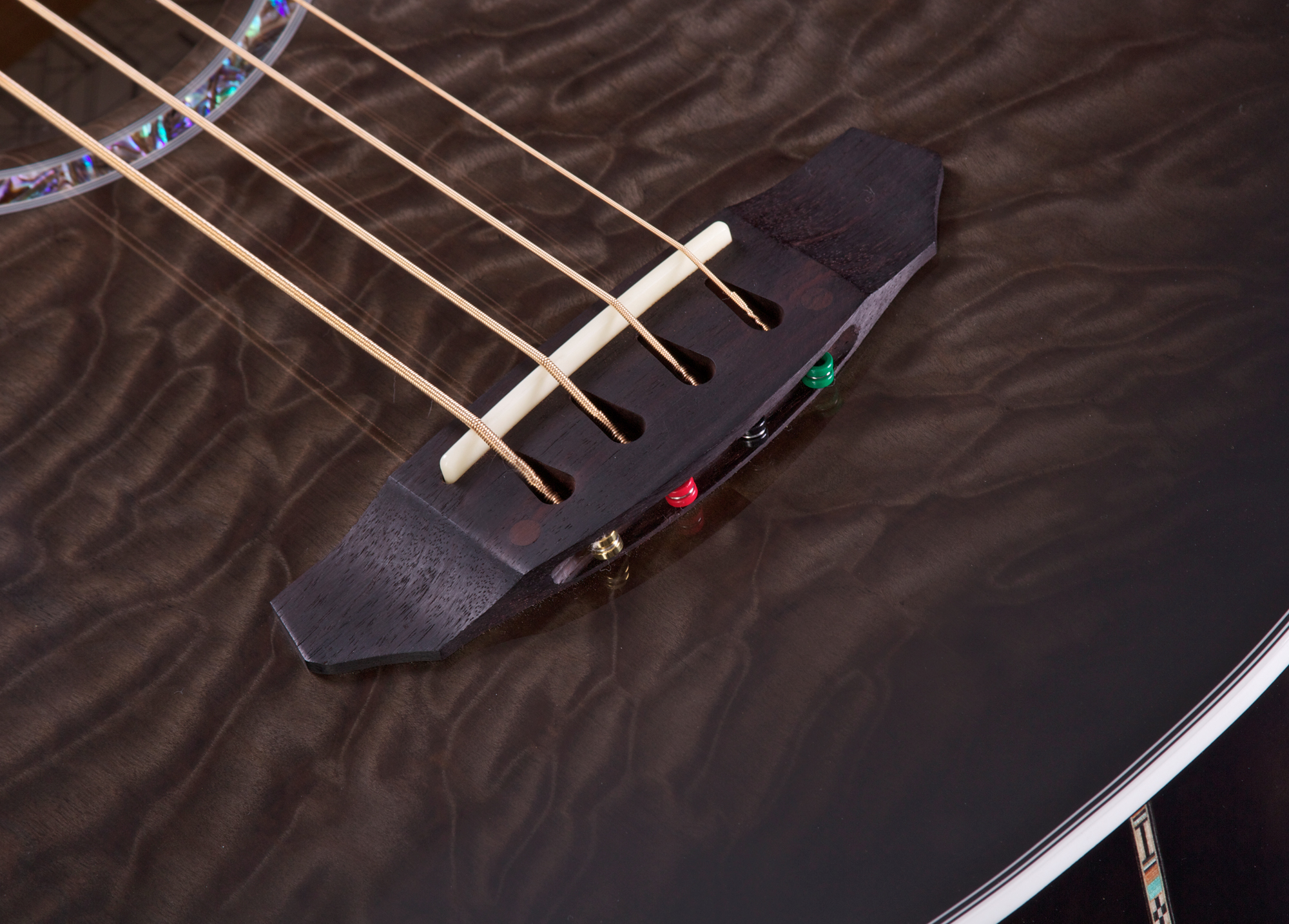 neck of acoustic bass