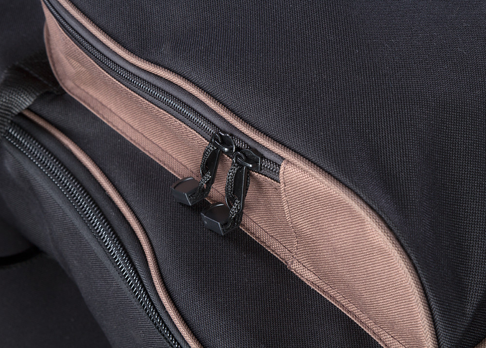 closeup of zipper on gig bag